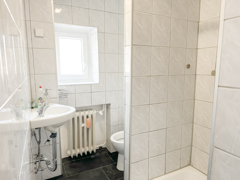 NEU zur Vermietung in Bochum Gerthe - Badezimmer - Reuter Immobilien -  Immobilienmakler