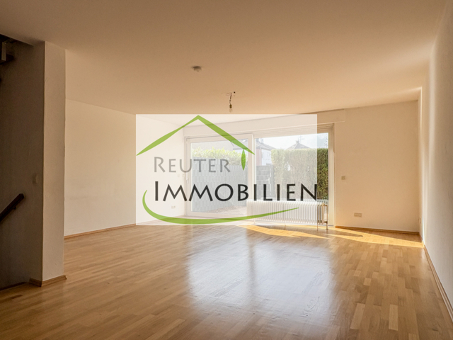 NEU zum Verkauf in Bochum Wiemelhausen  - Eigentumswohnung mit Hauscharakter - Wohnzimmer - Reuter Immobilien – Immobilienmakler