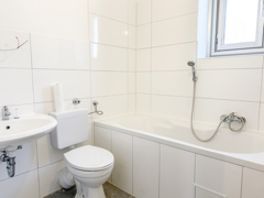 NEU zur Vermietung in Bochum Linden - Badezimmer - Reuter Immobilien -  Immobilienmakler