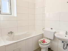 NEU zur Vermietung in Bochum Linden - Badezimmer - Reuter Immobilien -  Immobilienmakler