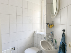 NEU zur Vermietung in Bochum Querenburg - Gäste-WC - Reuter Immobilien – Immobilienmakler
