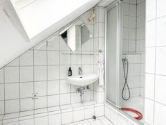 NEU zur Vermietung in Bochum Mitte - Badezimmer - Reuter Immobilien – Immobilienmakler (2)