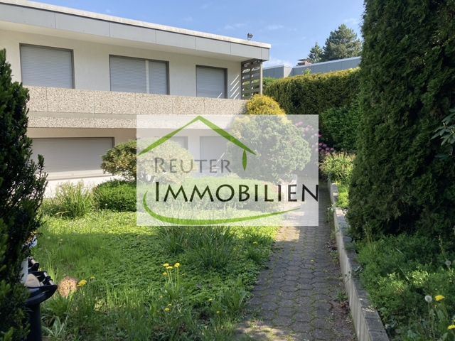 NEU zum Verkauf in Bochum Stiepel - Einfamilienhaus - Außenansicht - Reuter Immobilien – Immobilienmakler