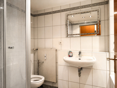 NEU zur Vermietung in Bochum Querenburg - Badezimmer - Reuter Immobilien – Immobilienmakler