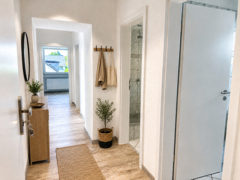 NEU zur Vermietung in Bochum Gerthe - Diele - KI-Möbliert - Reuter Immobilien – Immobilienmakler