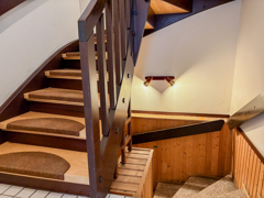 NEU zum Verkauf in Witten Bommern - Doppelhaushälfte - Treppenhaus - Reuter Immobilien – Immobilienmakler