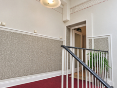 NEU zur Vermietung in Herne Zentrum - Treppenhaus - Reuter Immobilien – Immobilienmakler