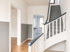NEU zur Vermietung in Bochum Grumme - Treppenhaus - Reuter Immobilien – Immobilienmakler