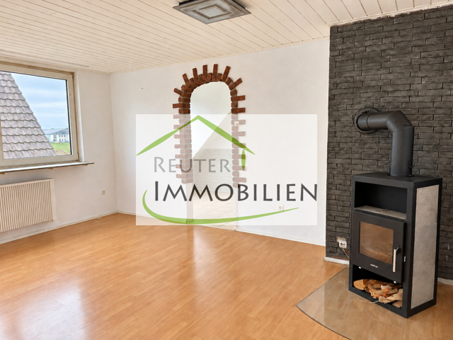 NEU zur Vermietung in Bochum Wattenscheid - Wohnzimmer - Reuter Immobilien – Immobilienmakler (2)