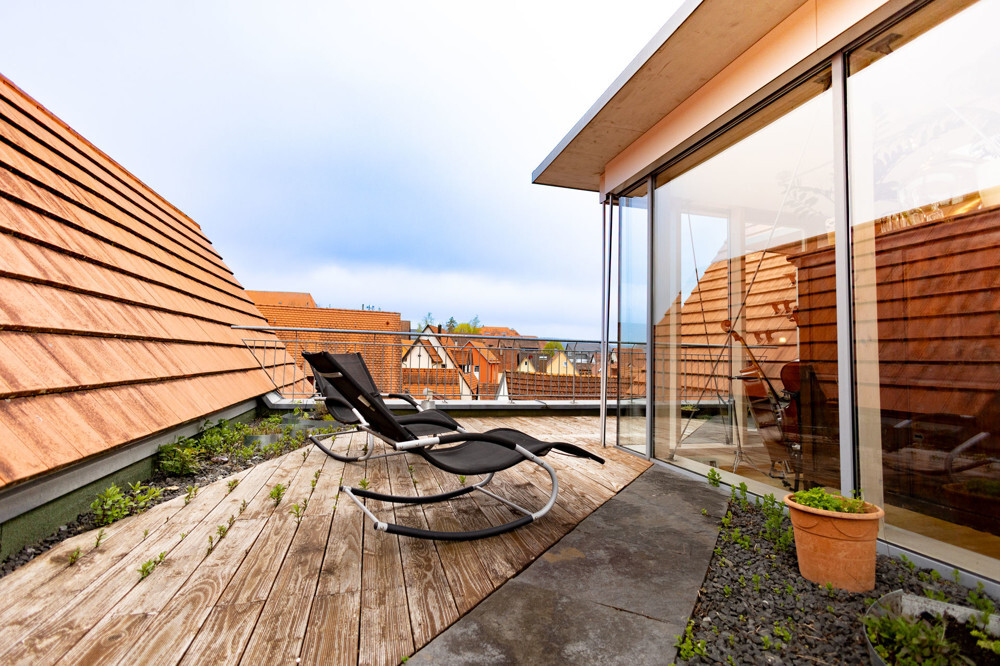 Dachterrasse neben wohn-und Esszimmer