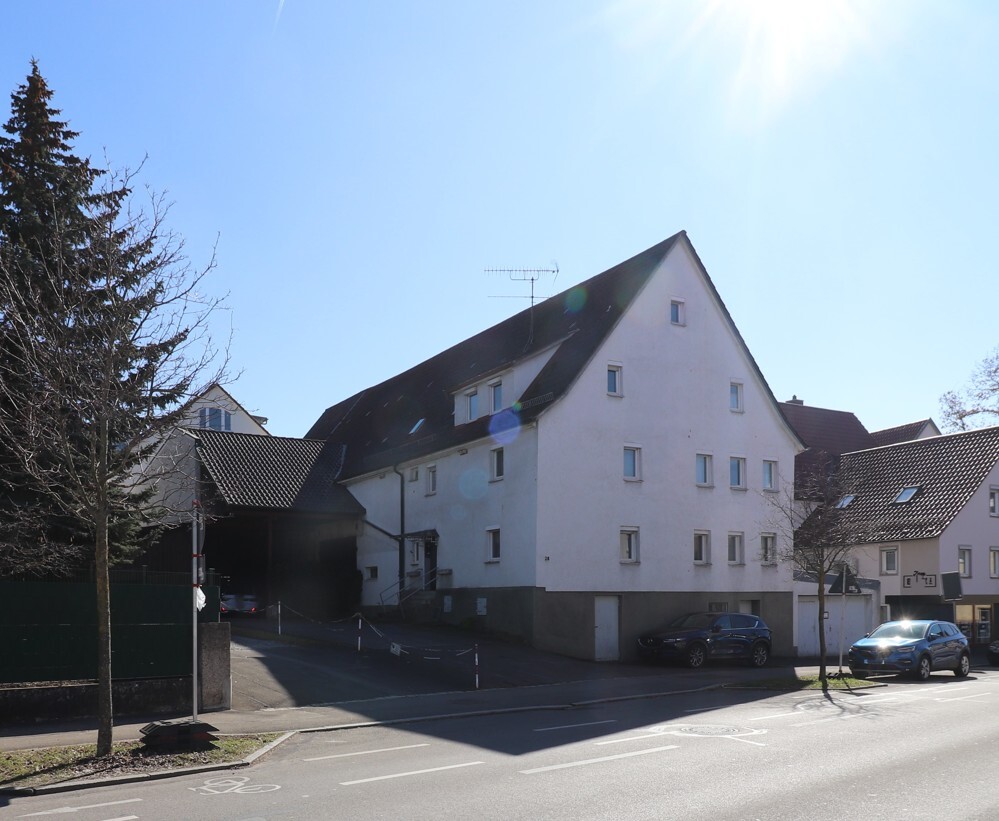 Nord-West, Hofzufahrt