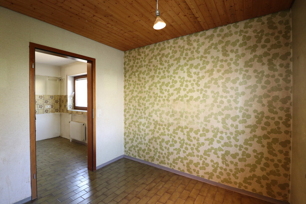Esszimmer angrenzend an die Küche mit Speisekammer