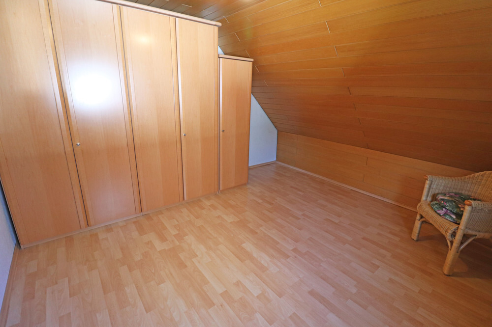Kinder-/ Gäste-/ Arbeitszimmer