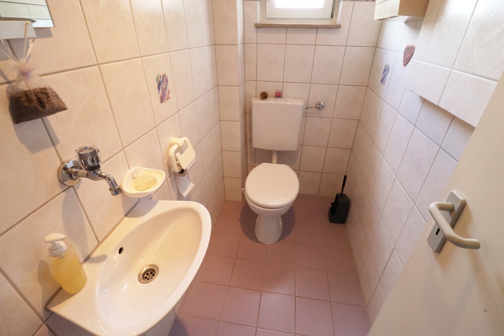 separates WC (EG) 