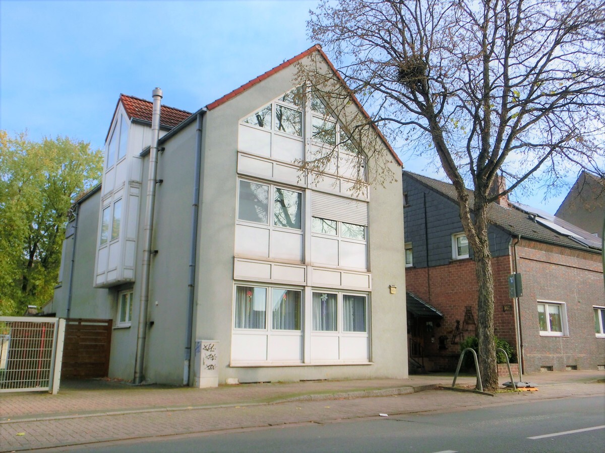 TOP EG-Wohnung mit Terrasse, Garten, Garage u. Stellplatz.