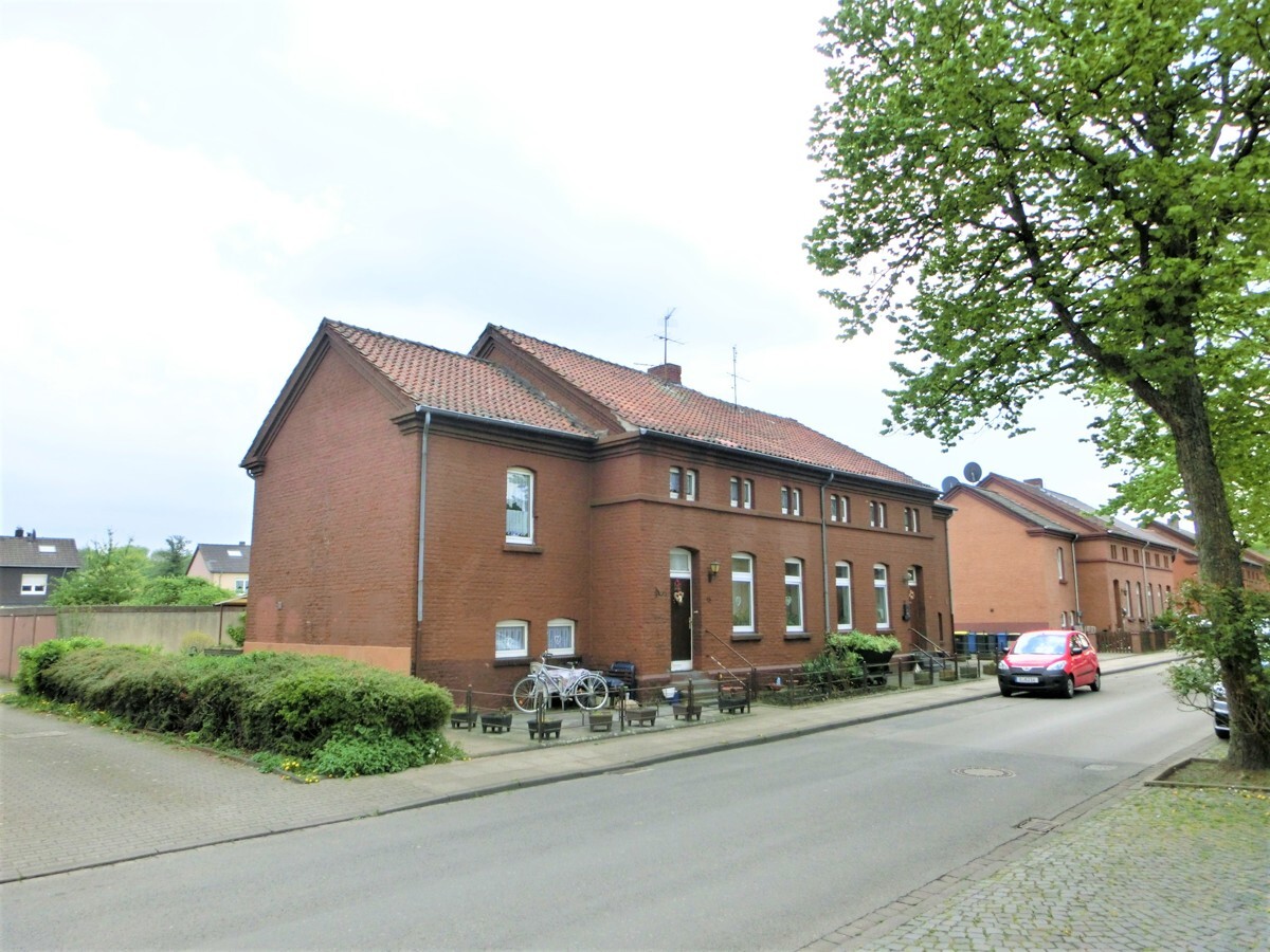 Essen, Nienhuser Busch 13/13A