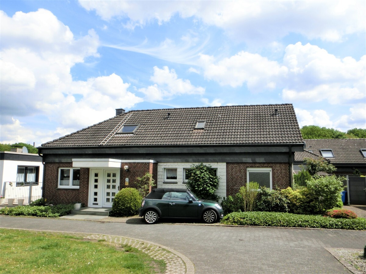 Großes Einfamilienhaus in ruhiger Lage.