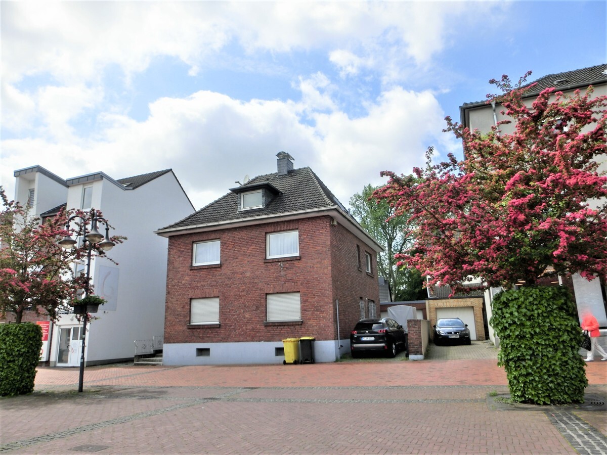 _Ansicht Johann-Breuker-Platz