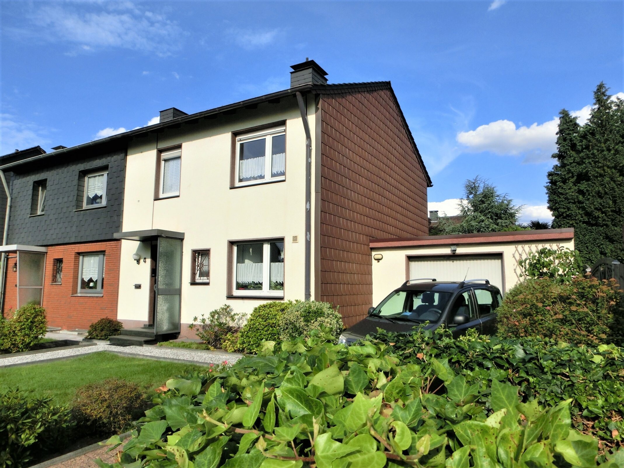 RRI +++ familienfreundliche DHH mit Garage und sehr schönem Garten +++ RRI