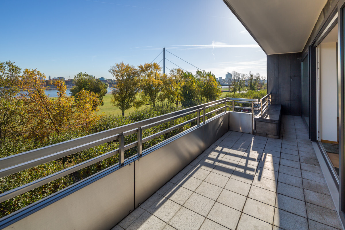BALKON 4.OG VORNE