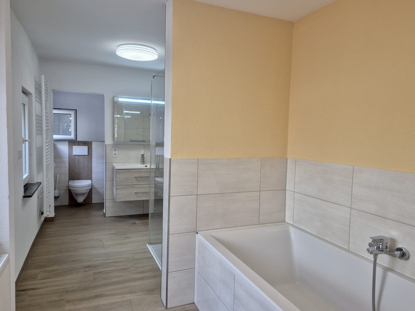 ...mit Badewanne
