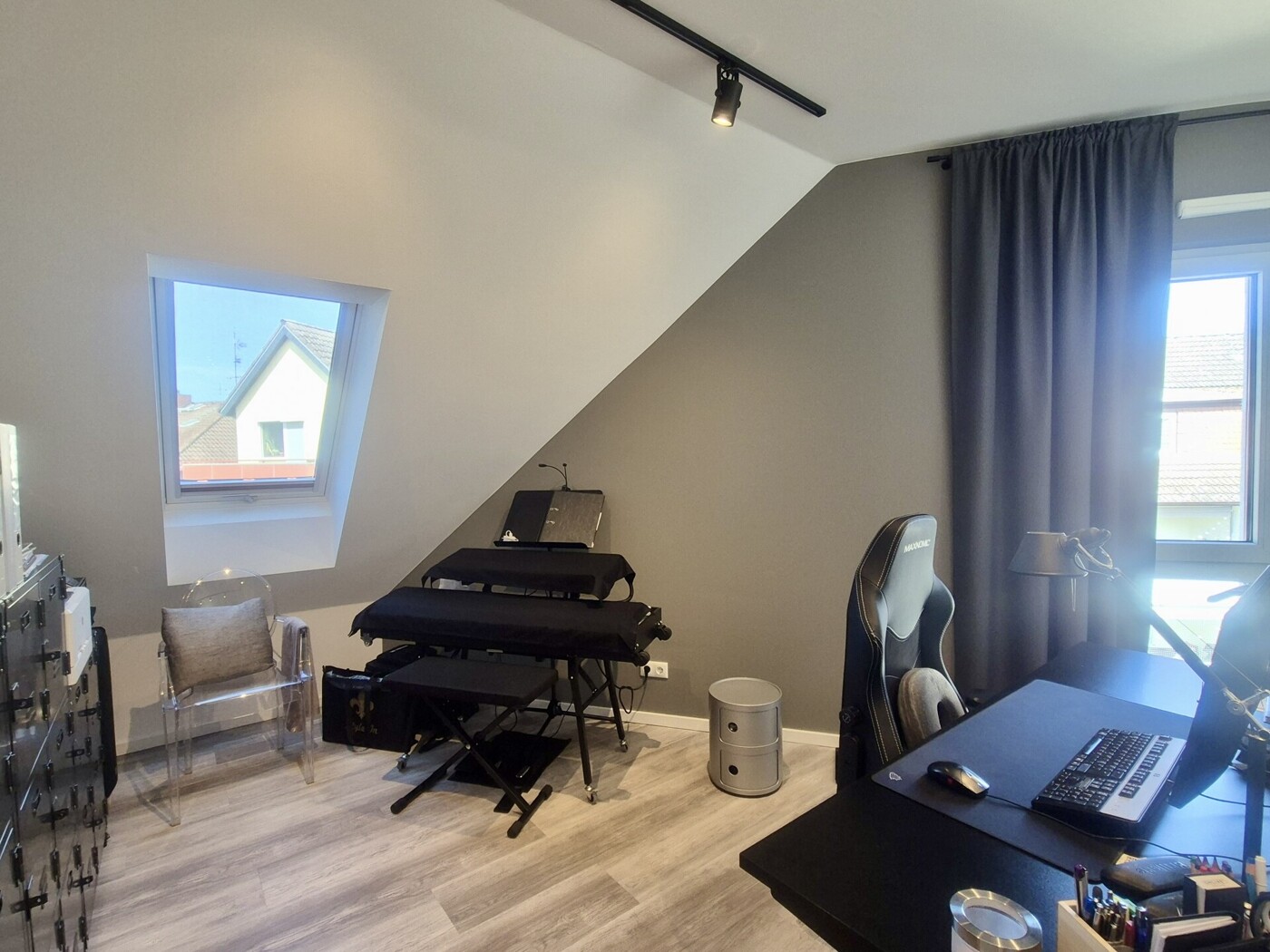helles Arbeitszimmer