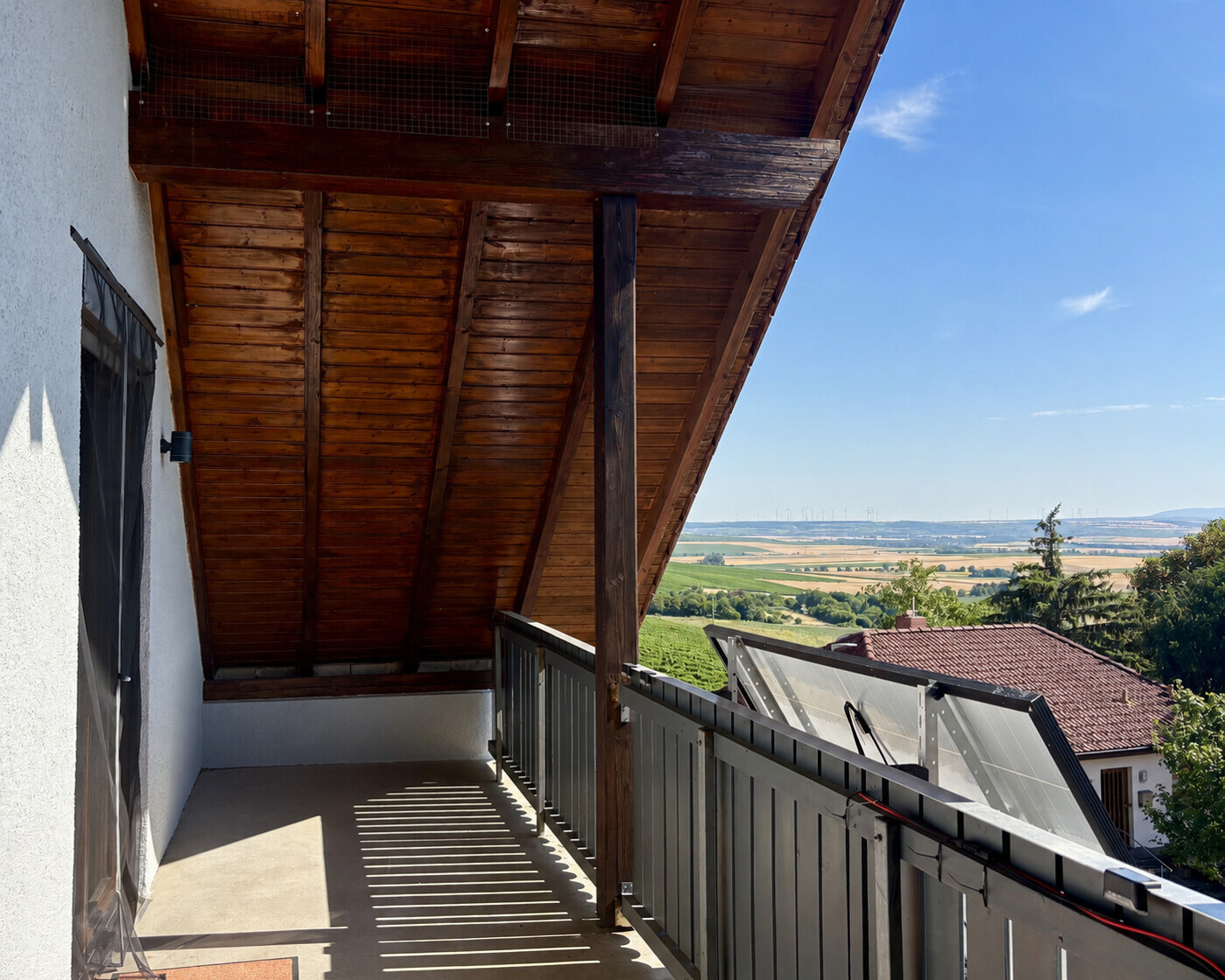 ...zum Balkon