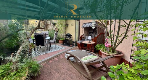 Hof mit Wintergarten