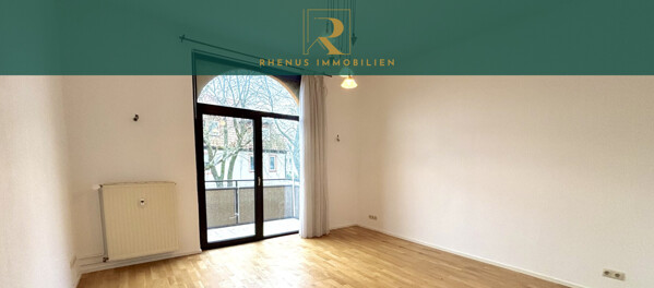 lichtdurchflutetes Wohnzimmer