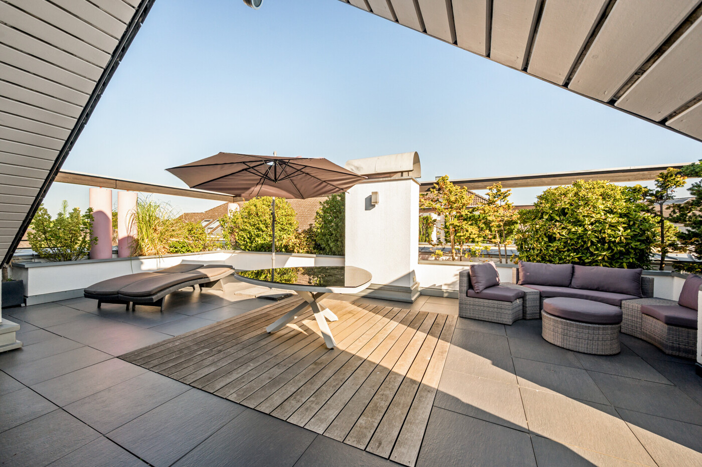 großzügige Dachterrasse