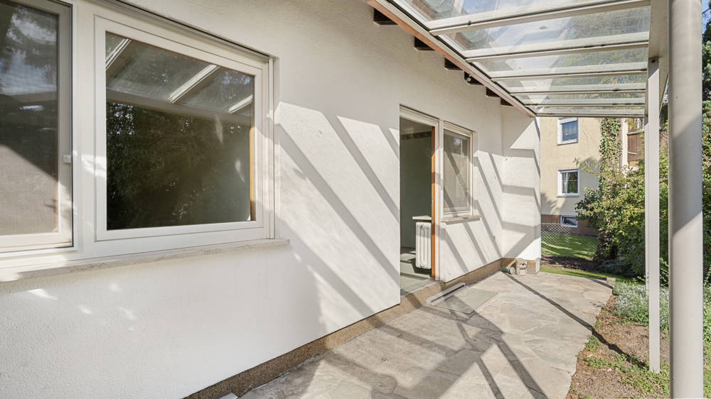 überdachte Terrasse