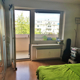 Schlafzimmer mit Ostbalkon