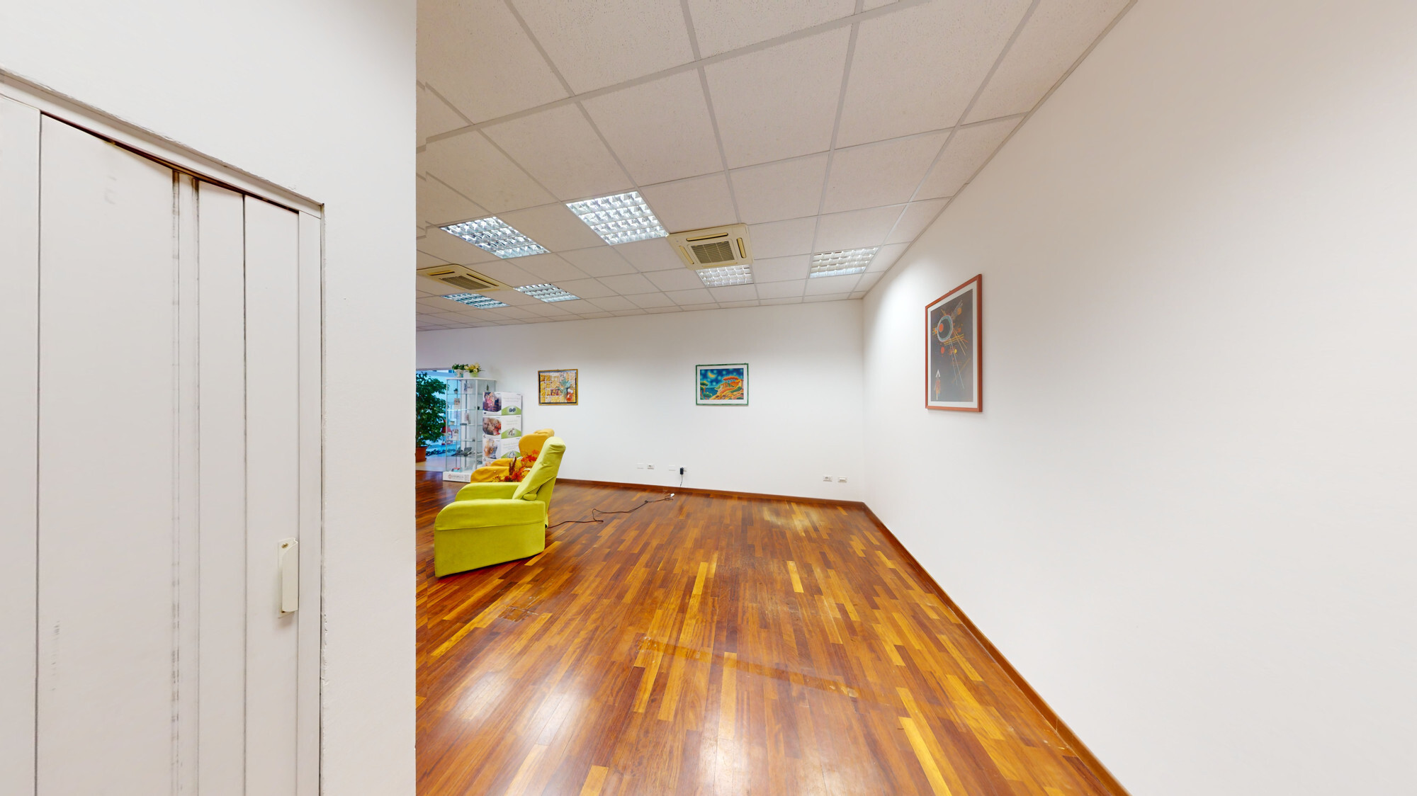 LOCALE-COMMERCIALE-AL-PIANO-TERRA-12012023_174035