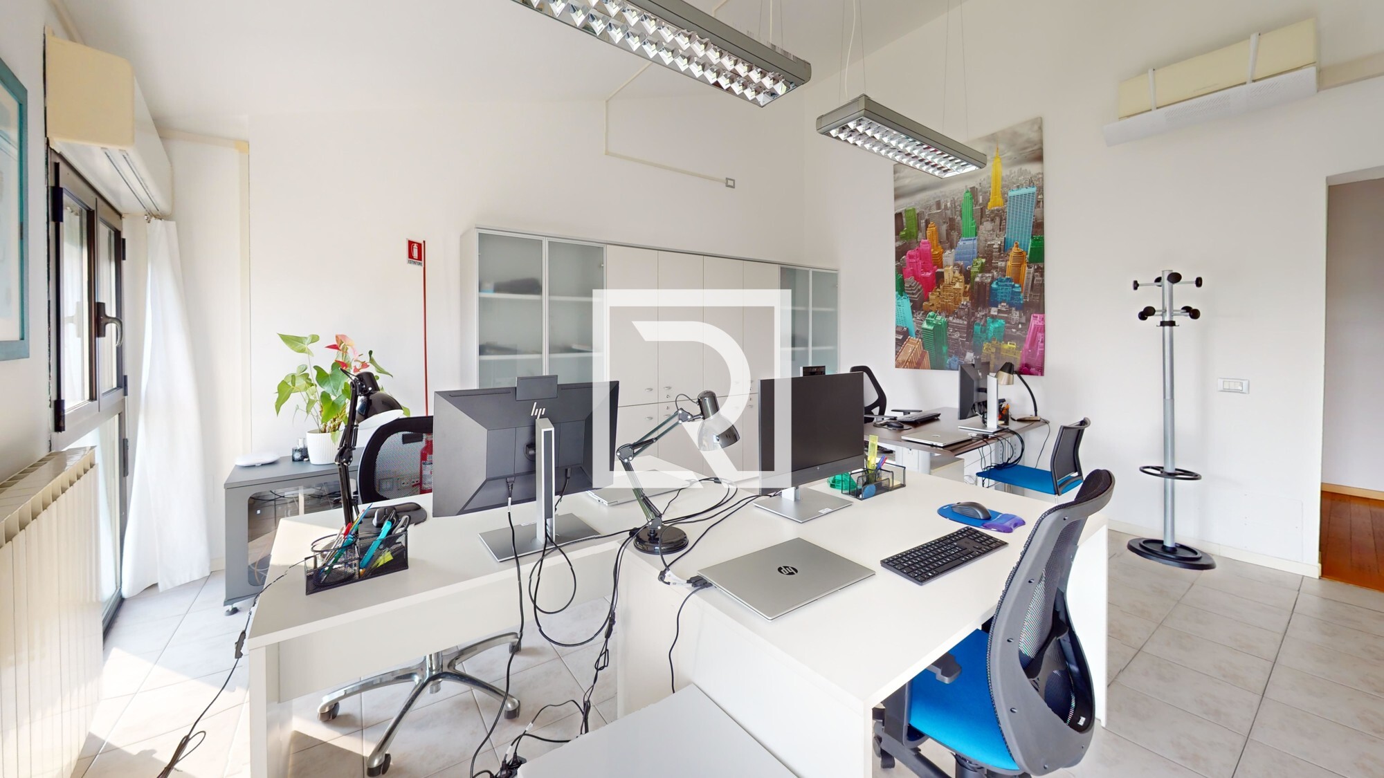 UFFICIO-PANORAMICO-SETTIMO-PIANO-CON-ASCENSORE-Photo-1