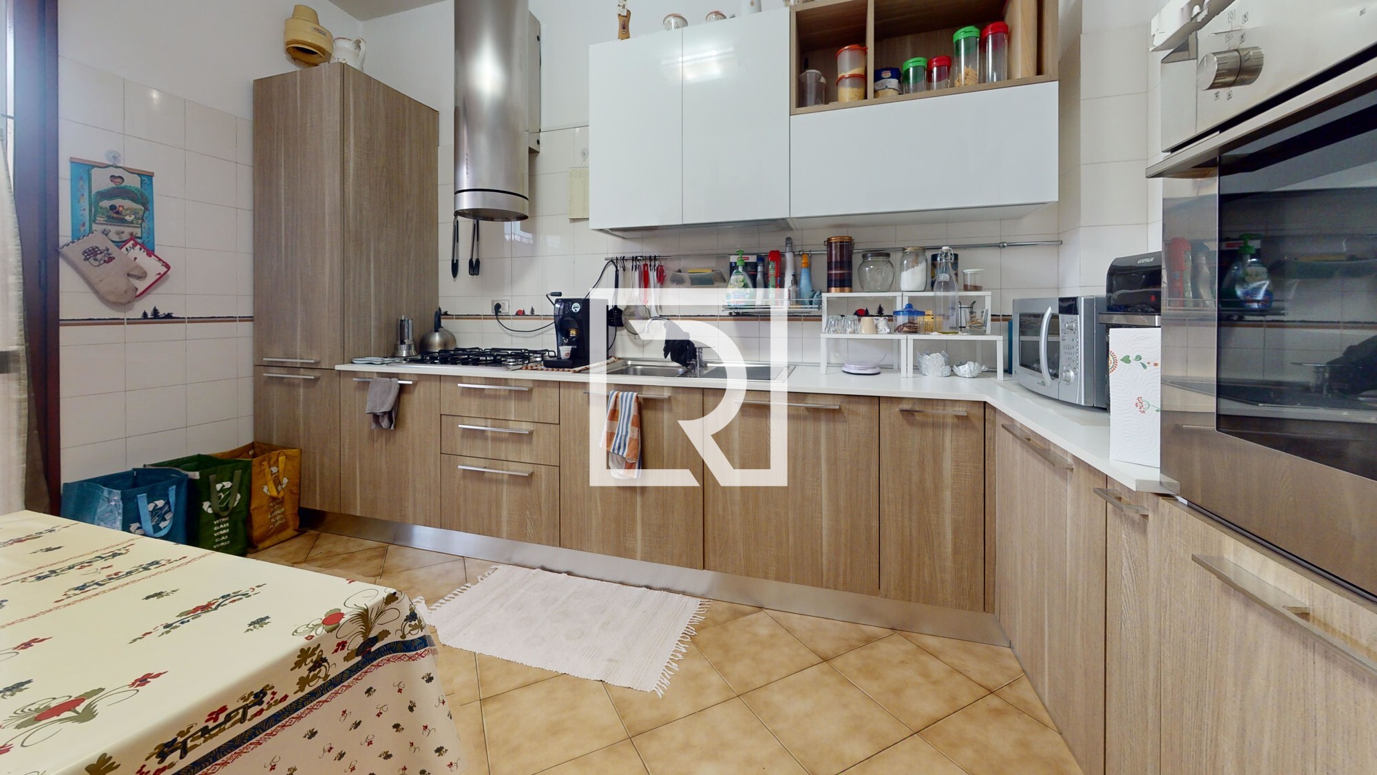 Villa-A-Schiera-Kitchen 1