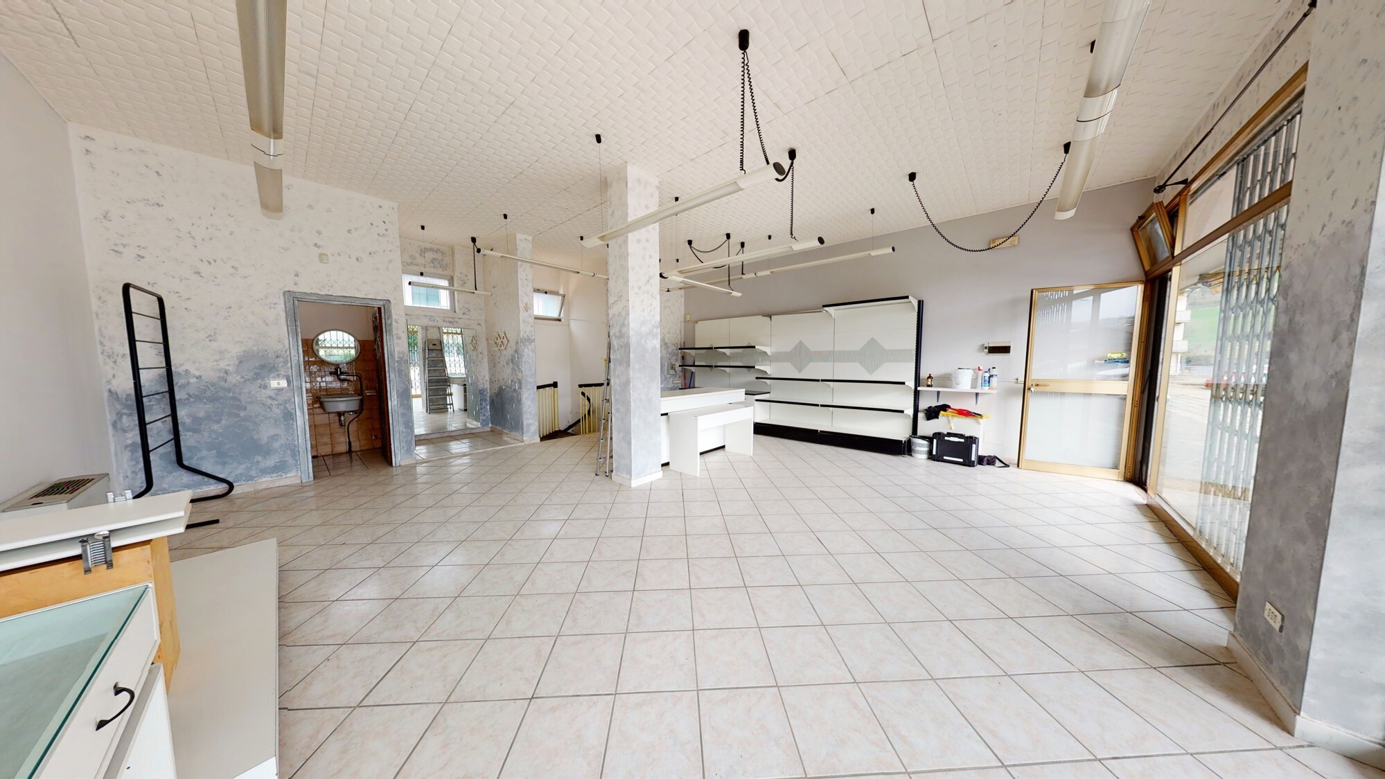 Negozio-Gualdo-02262022_123342