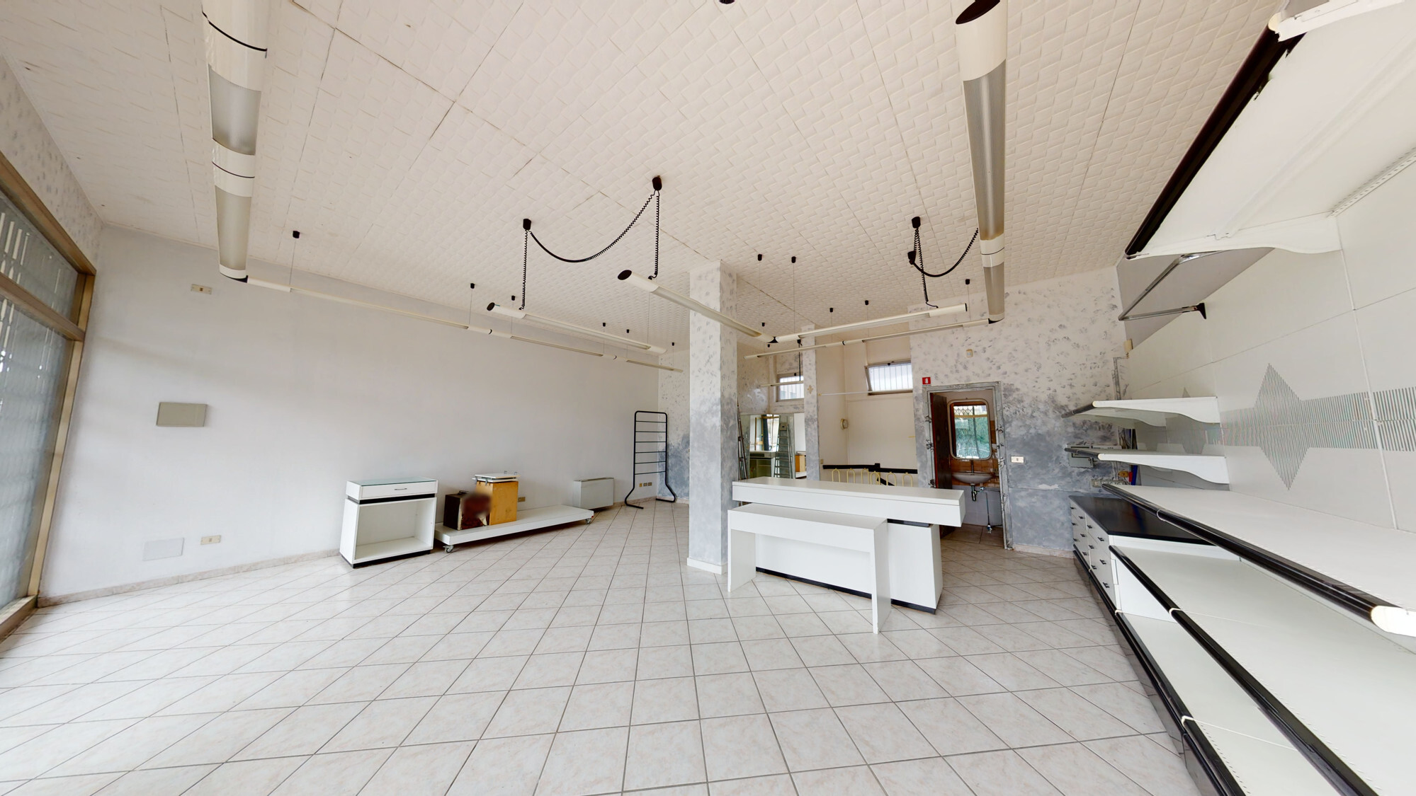 Negozio-Gualdo-02262022_123518