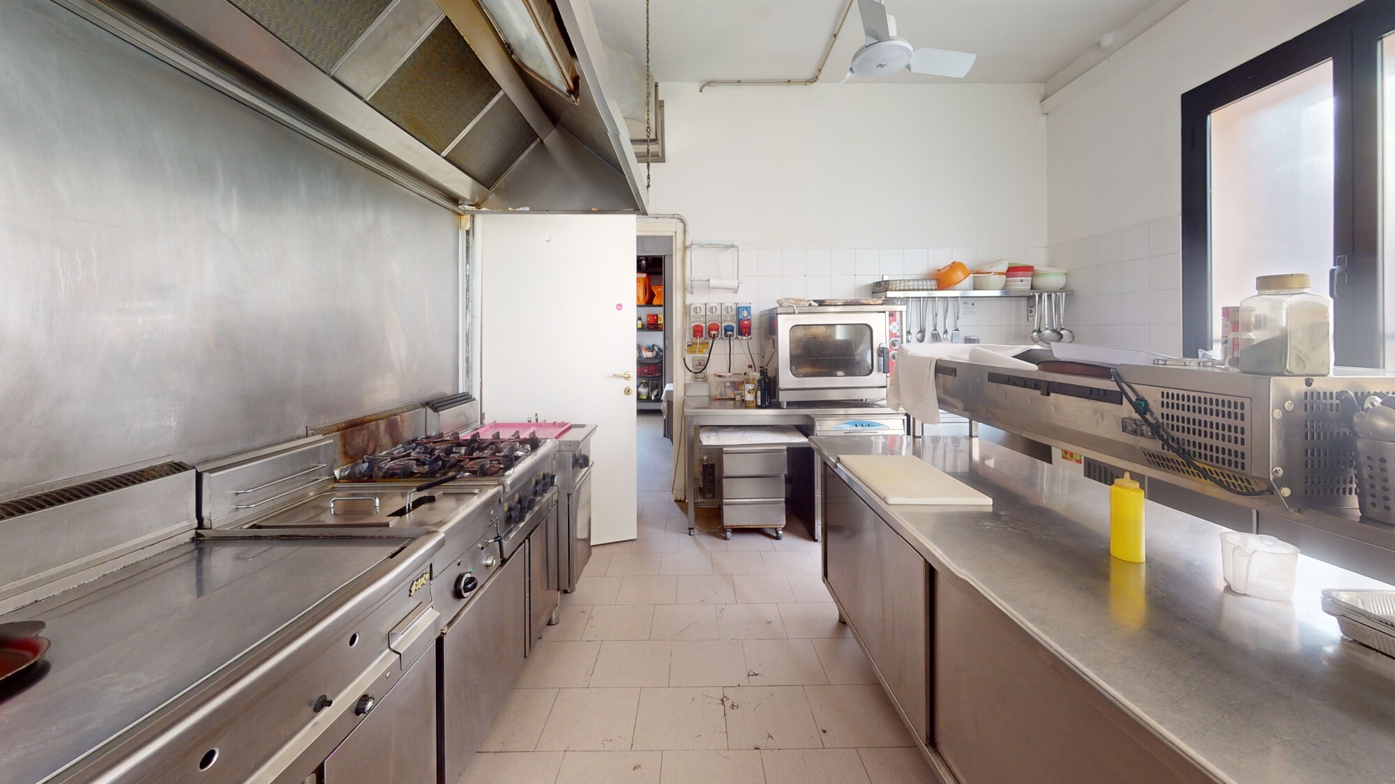 Attivita-Di-Ristorante-In-Vendita-Zona-2-Giugno-Kitchen(3)