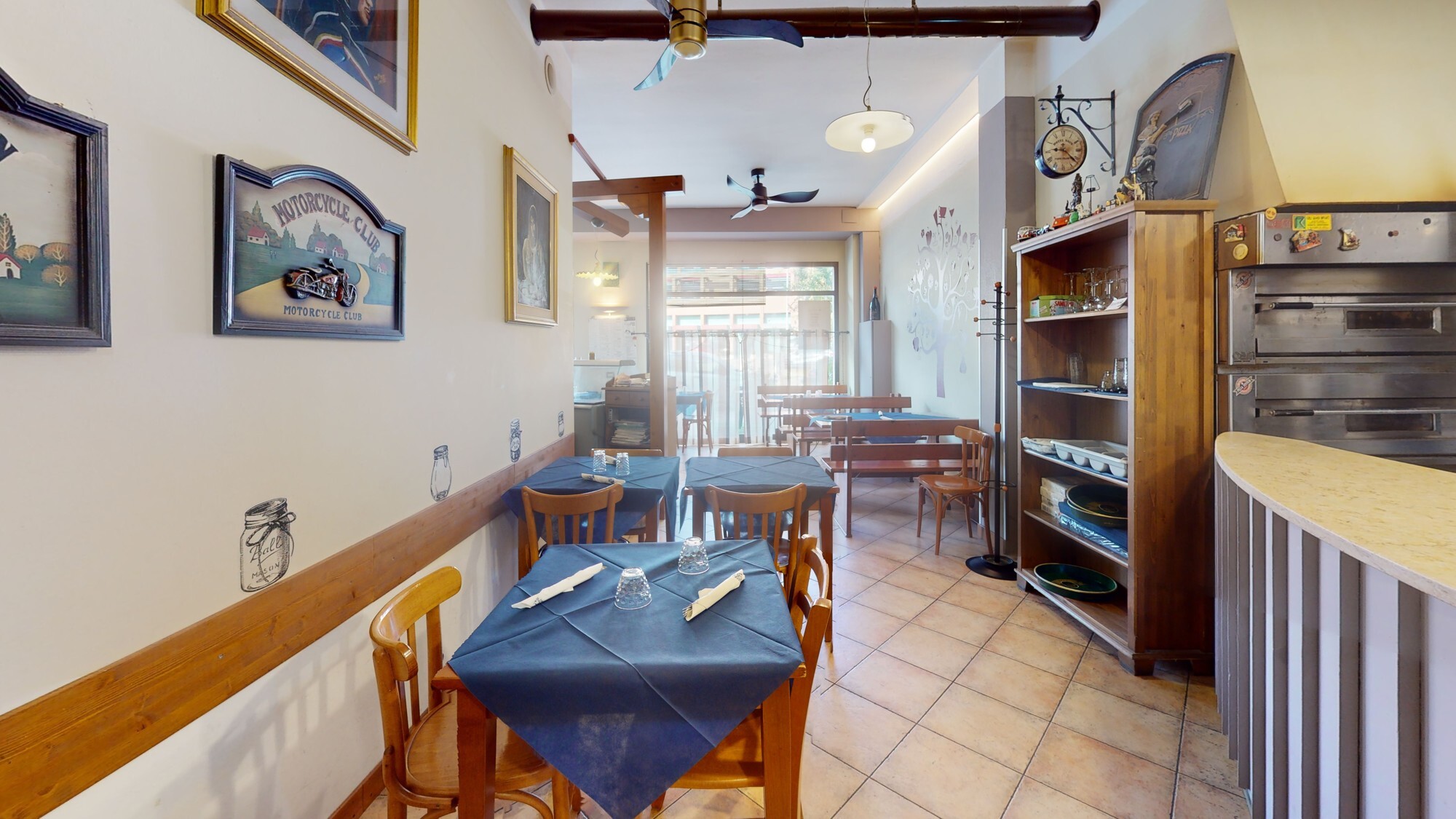 Attivita-Di-Ristorante-In-Vendita-Zona-2-Giugno-Dining-Room