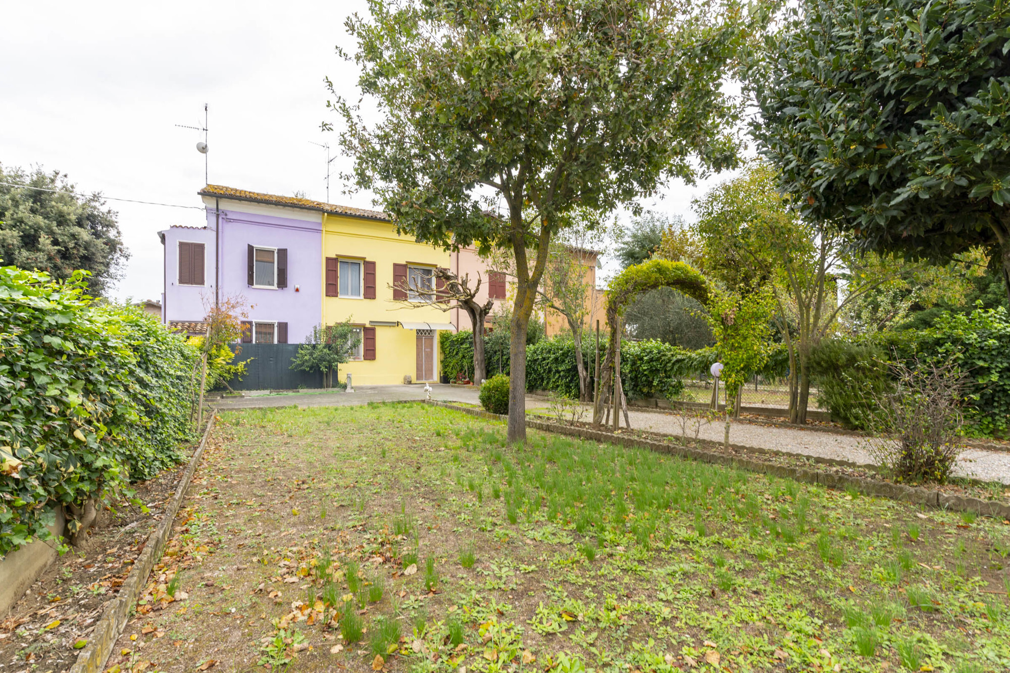ESTERNO
