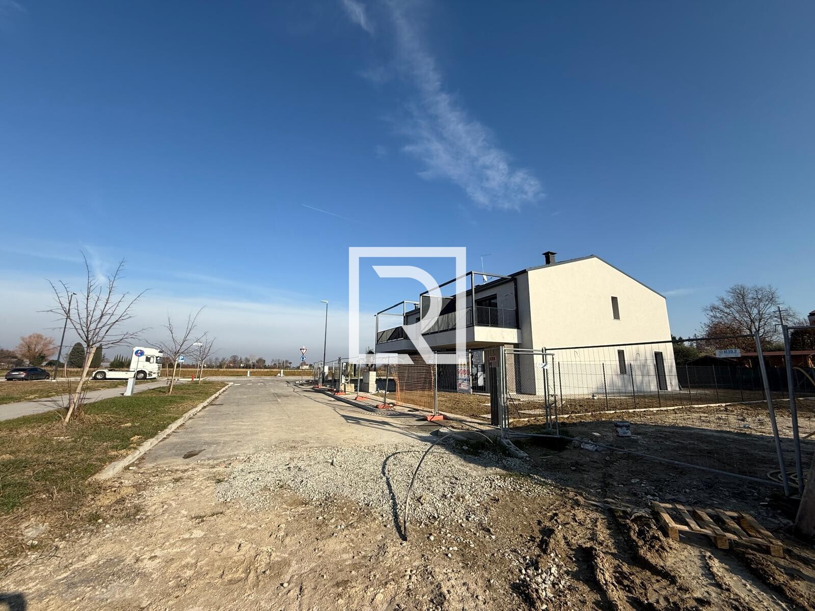 WhatsApp Image 2025-12-15 at 13.20.41