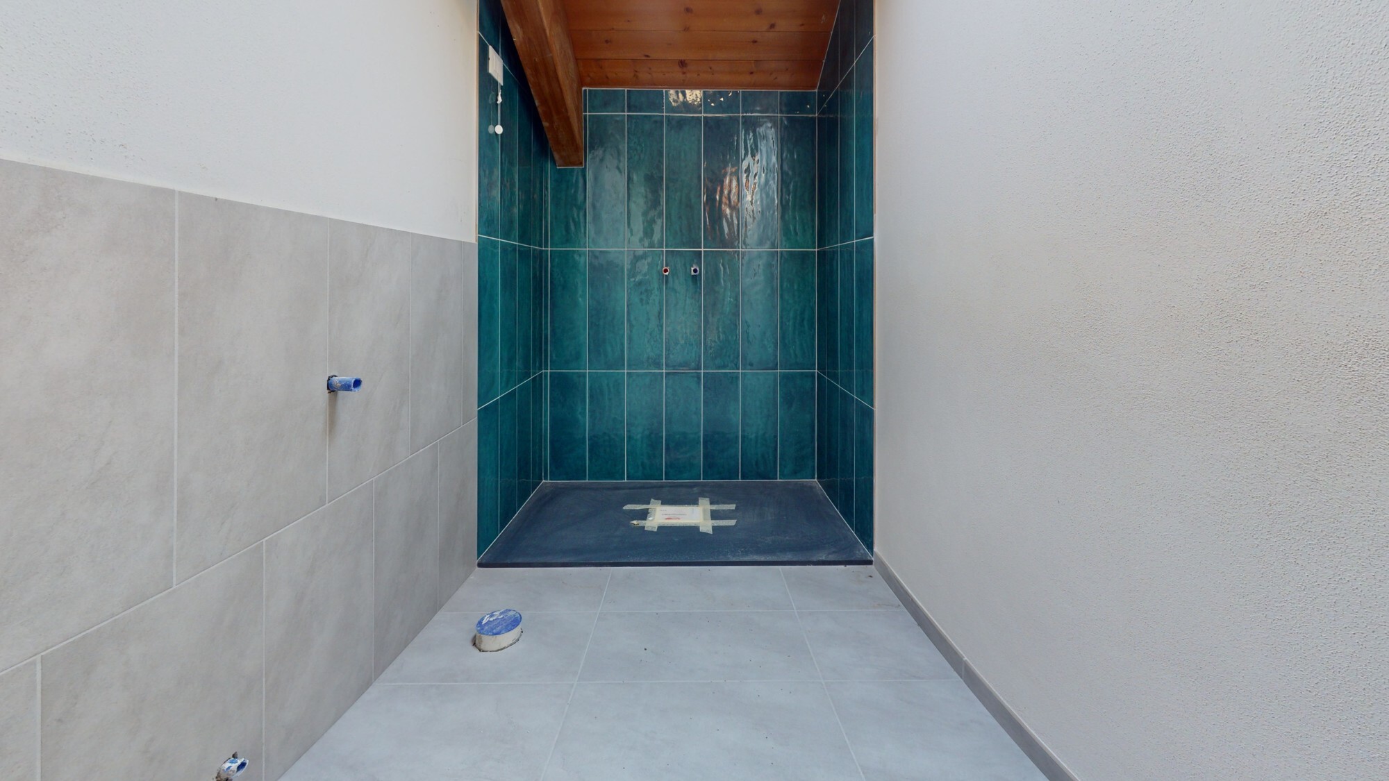 UYgLn5Lne6F-Bathroom