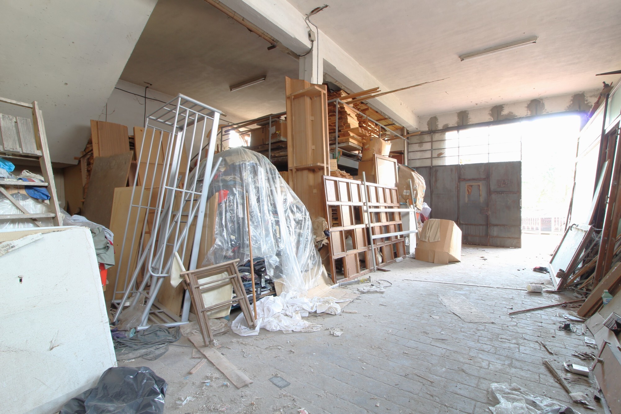 INTERNO