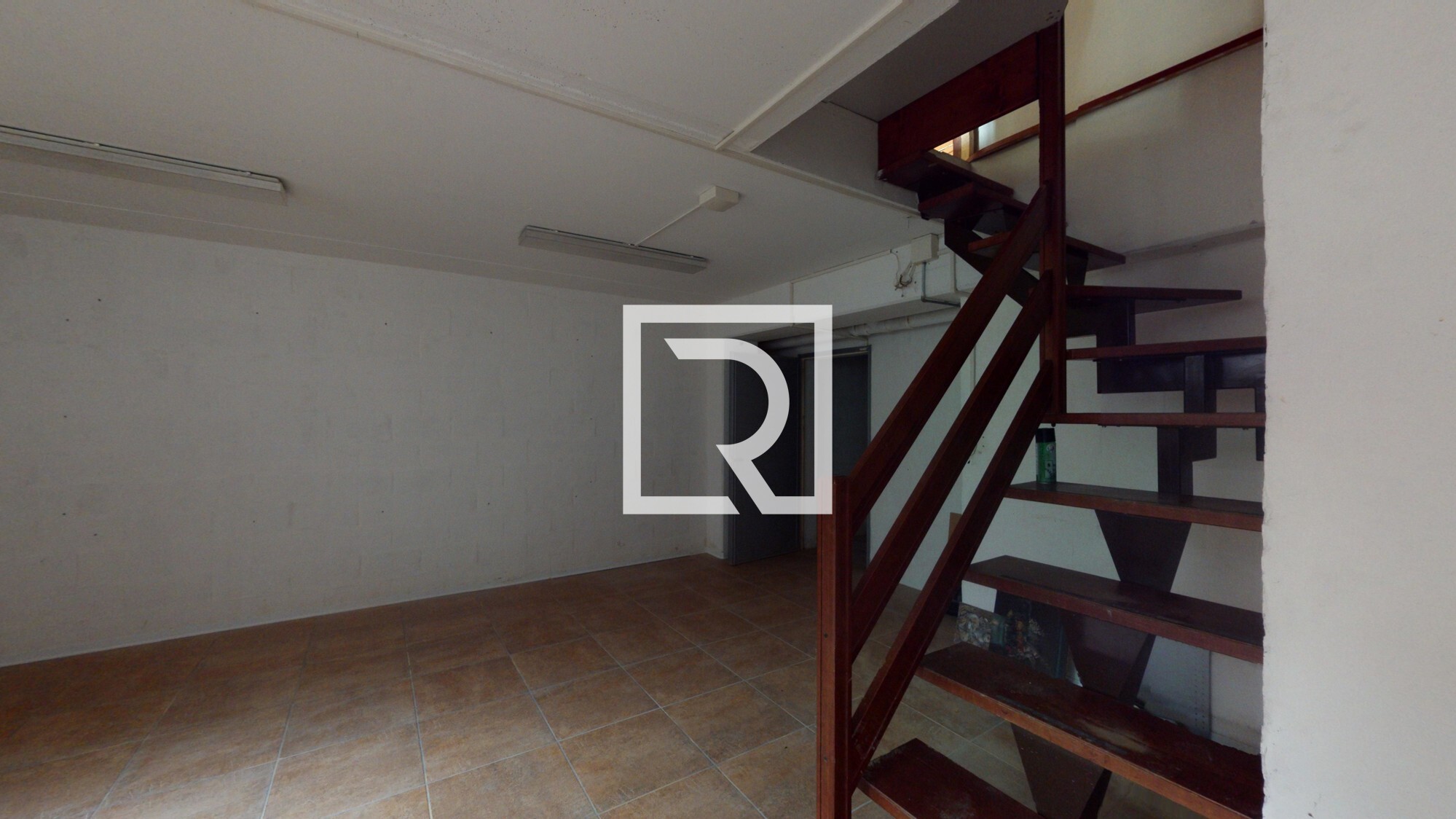 Locale-commerciale-su-viale-Marconi-04112024_184707