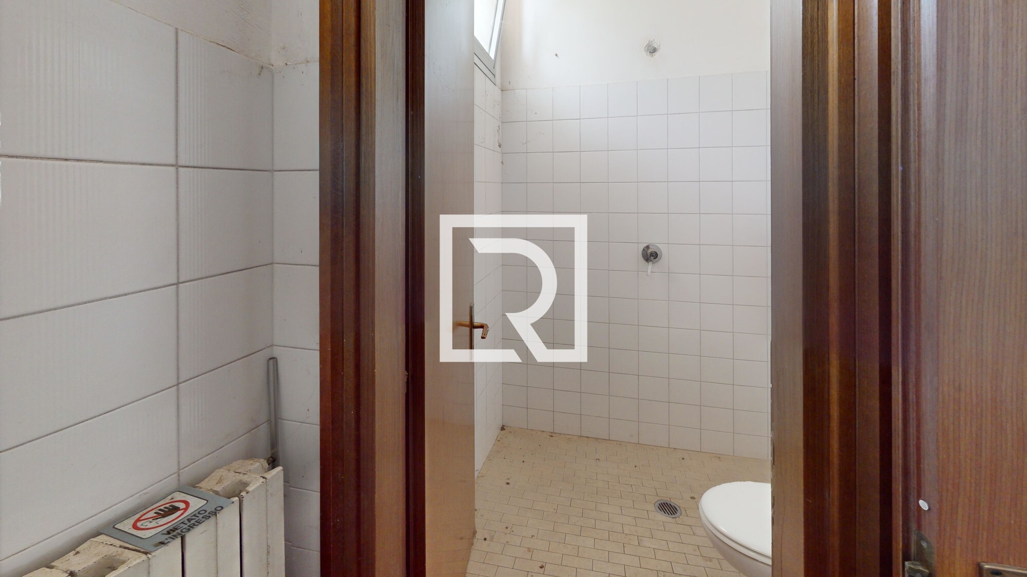 Locale-commerciale-su-viale-Marconi-Bathroom 1