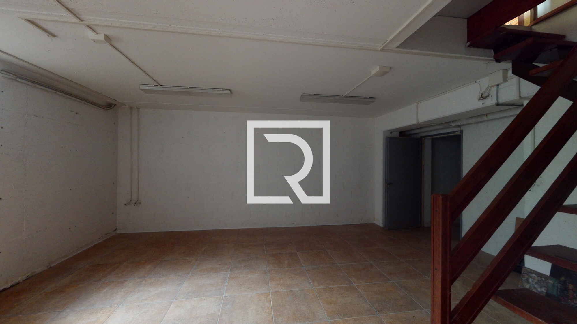 Locale-commerciale-su-viale-Marconi-04112024_184701