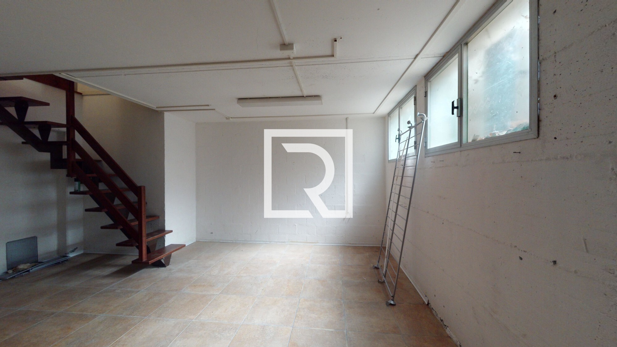 Locale-commerciale-su-viale-Marconi-04112024_184742