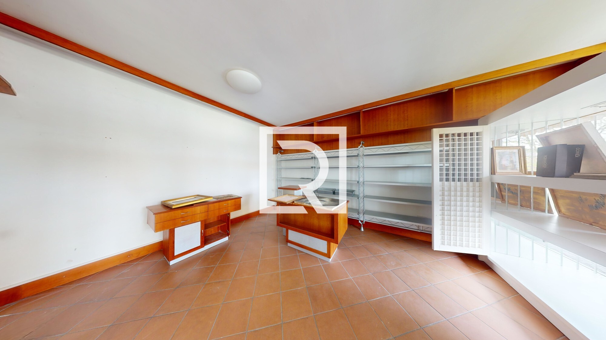 Locale-commerciale-su-viale-Marconi-04112024_183826