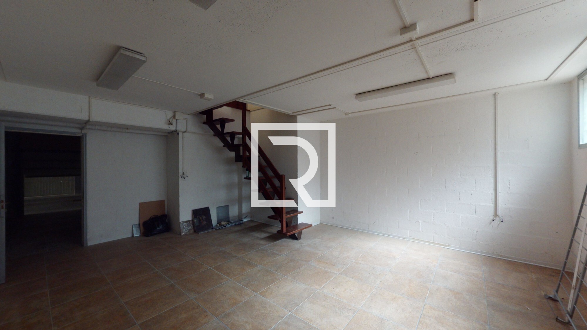 Locale-commerciale-su-viale-Marconi-04112024_184735
