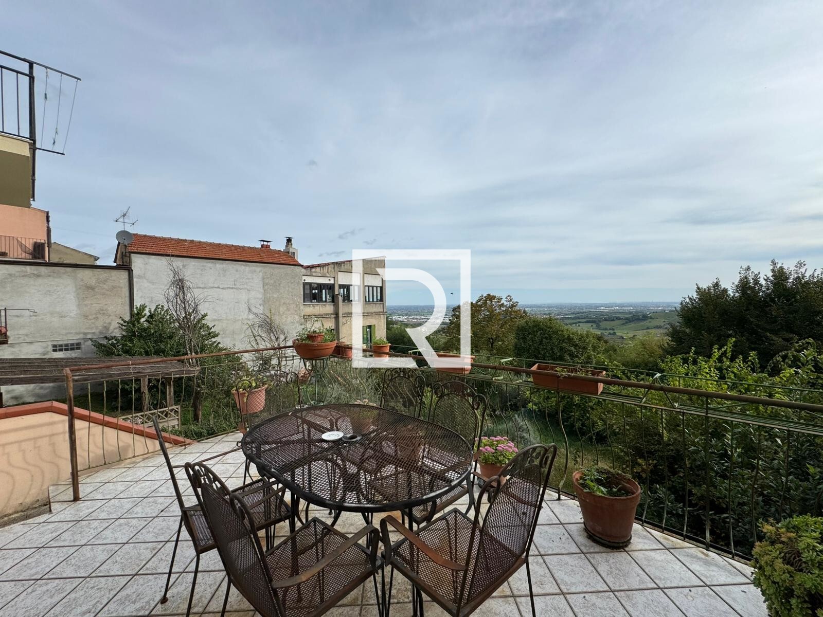 WhatsApp Image 2024-10-09 at 15.45.44 (1)